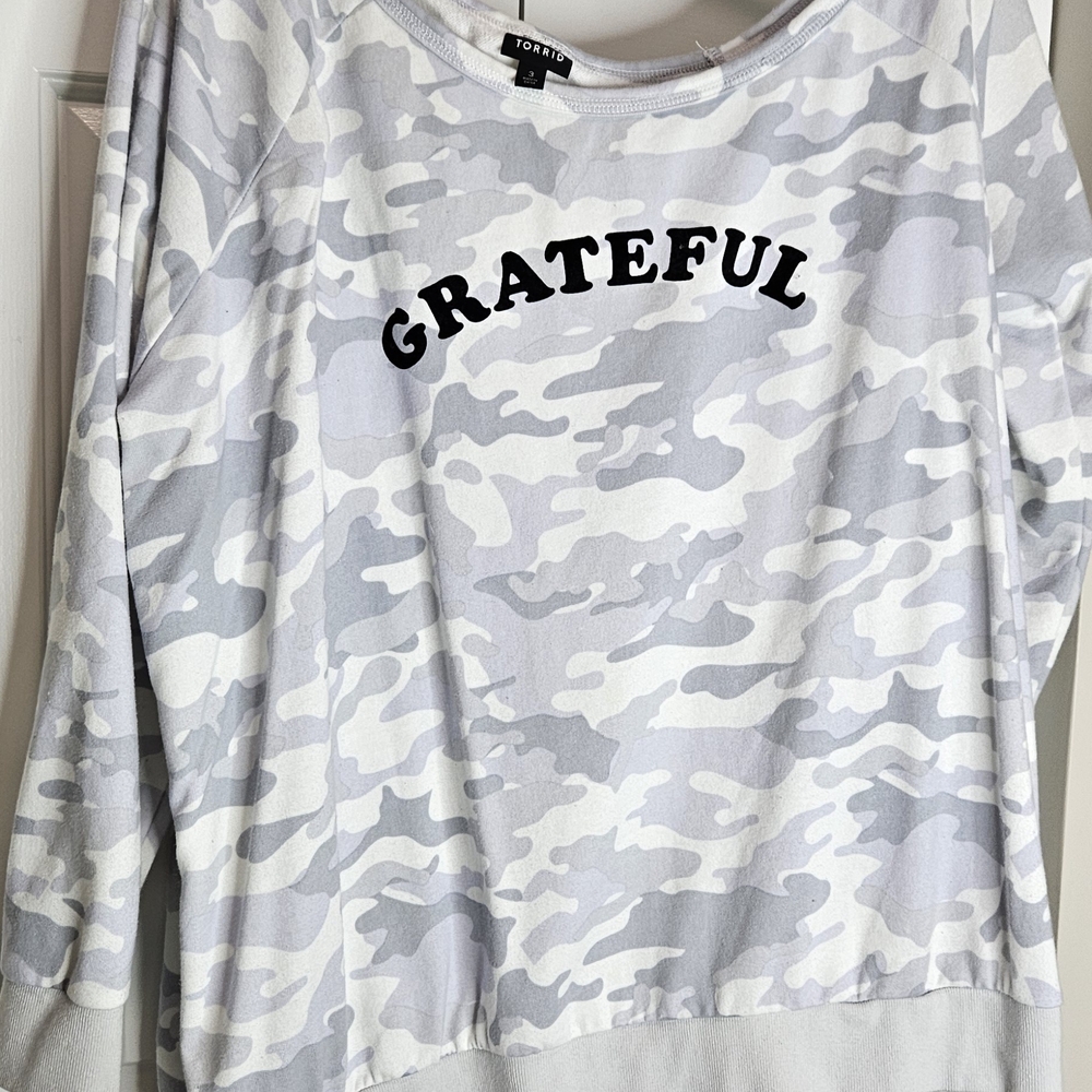 Torrid Off Shoulder Gray Camo Grateful Sweatshirt